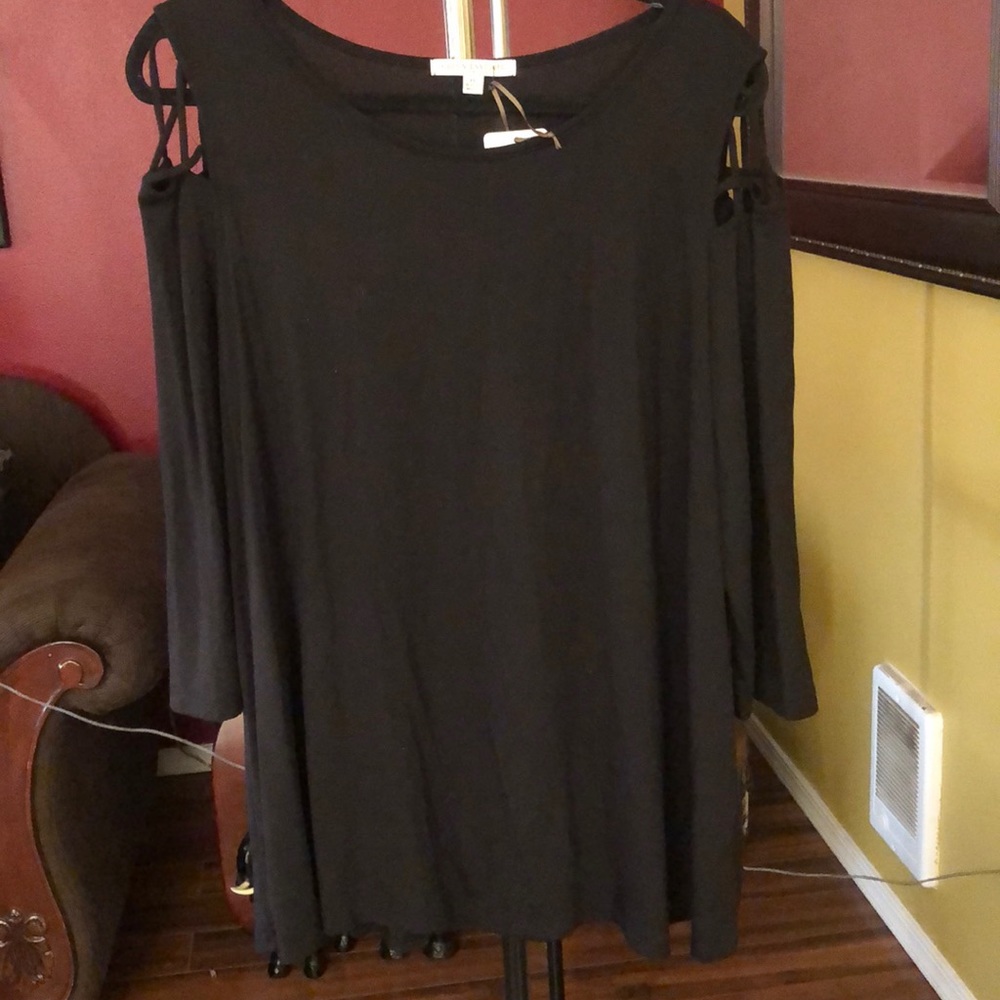 Green Envelope 1X long sleeve shirt. Never worn.